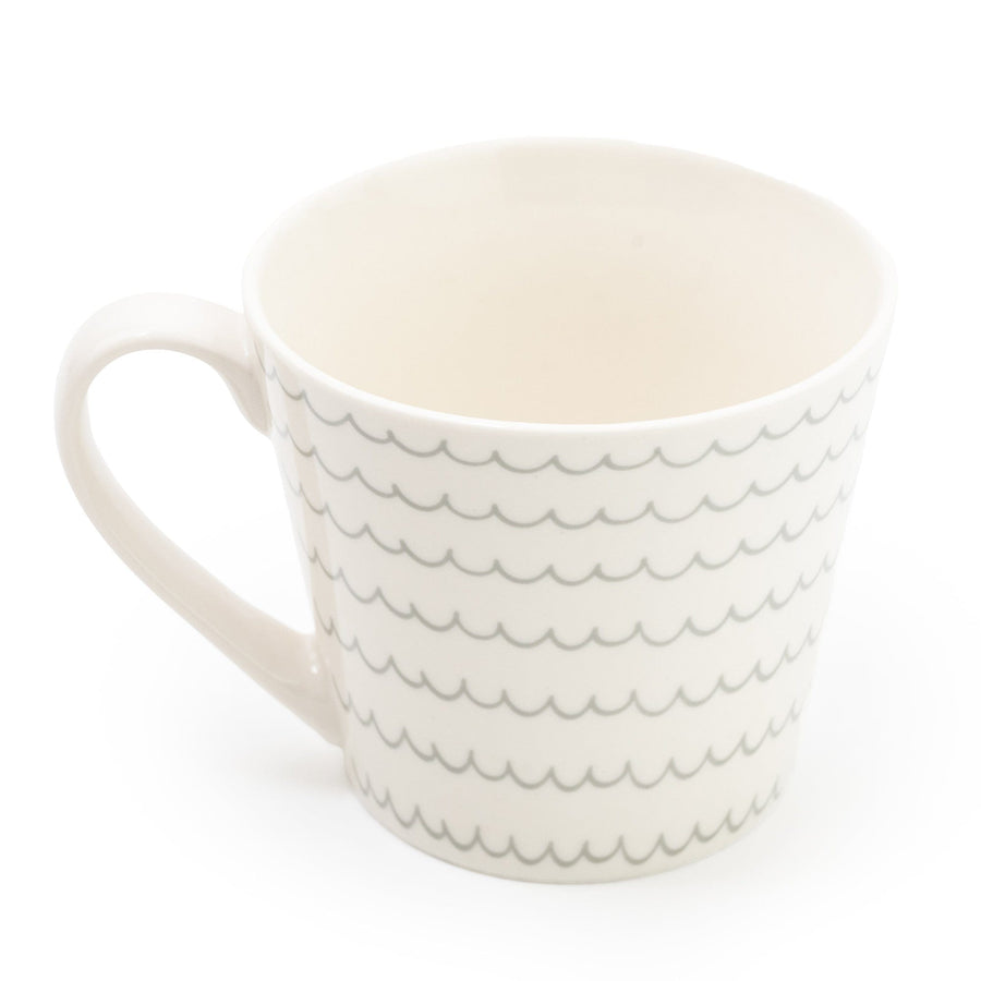 Sturdy wide mug with a serene grey wave line pattern, offering a touch of nautical elegance. The mug is designed with a comfortable grip, ideal for enjoying large, warm beverages.